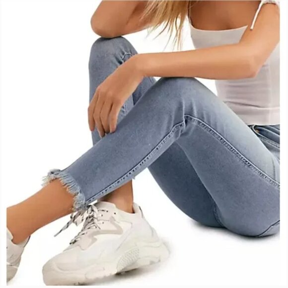 Free People High Rise Light Wash Raw Hem Skinny Jeans | Size 24 - Picture 2 of 13